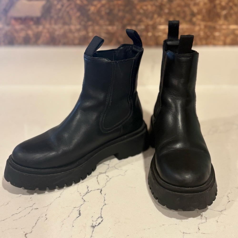 Thursday Boots Legend Platform Chelsea Boots